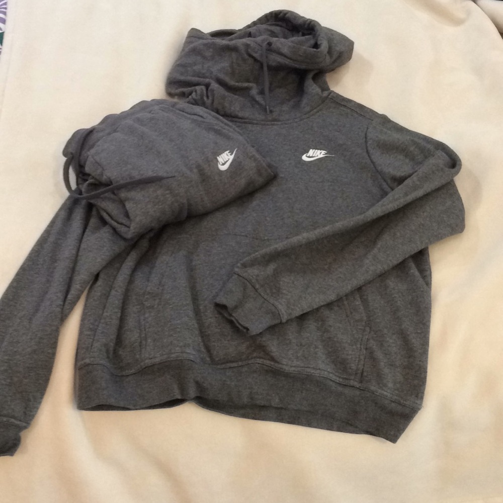 Nike M Set - Sweatpant + Cowl-neck Hoodie
